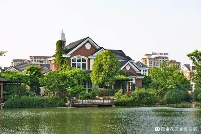 生涯在有湖的处所，，，，，，，，是对人生的浪漫私藏